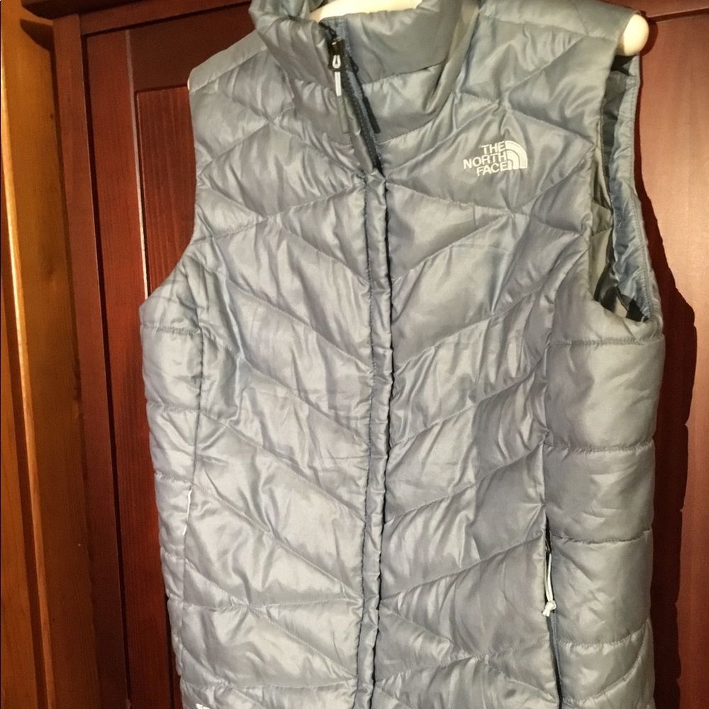 THE NORTH FACE Puffer Vest~Light Gray~Women’s Medium~Pre-Owned